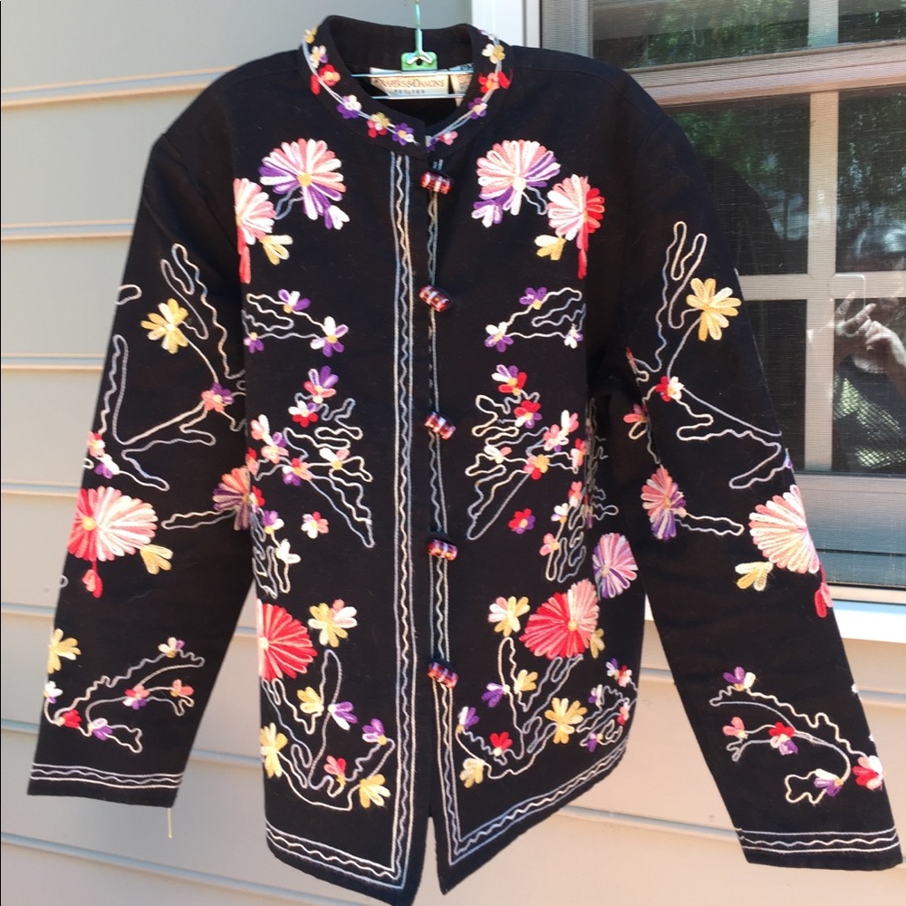 Vintage boho embroidered boxy floral blazer